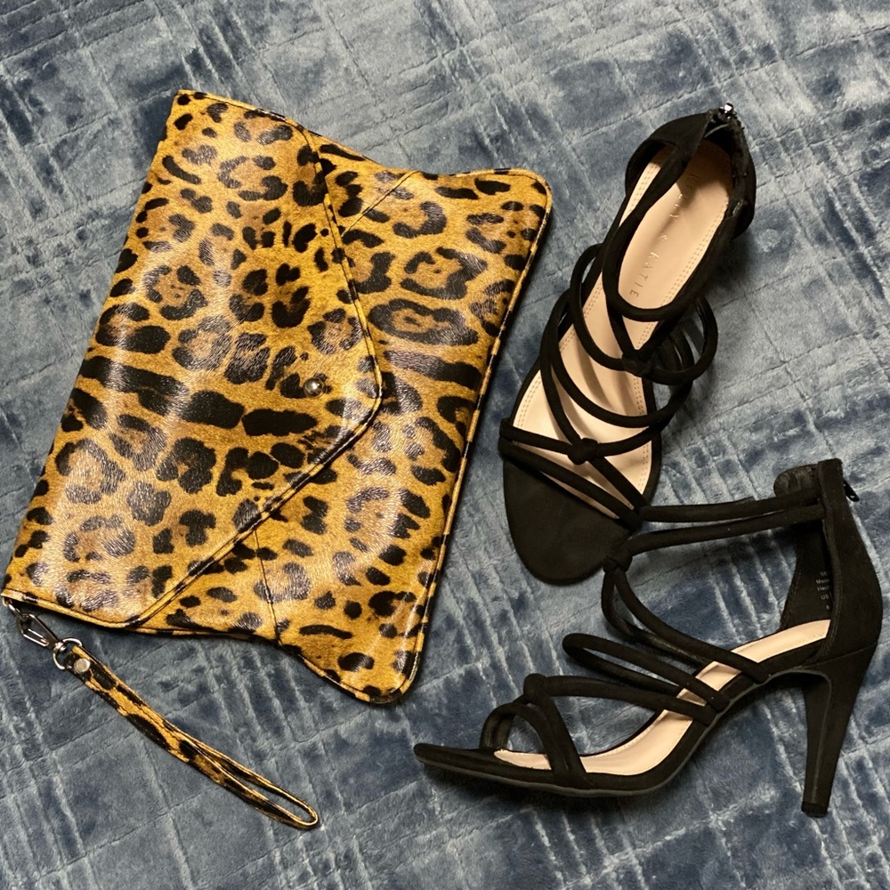 NEW Kelly and Katie Sandal Heels